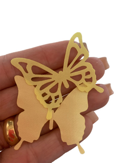 BORBOLETA EM TECIDO AMARELO CLARO MODELO III (4,5CM)- 6 UNIDADES/12 CORTES na internet