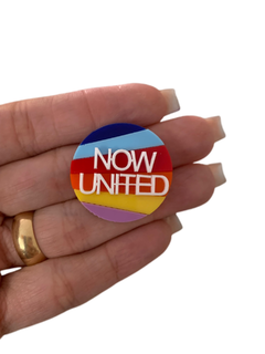 APLIQUE NOW UNITED EM ACRÍLICO (3CM)- UNIDADE