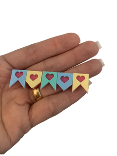 PLAQUINHA BANDEIRINHAS PARA HAIR CLIP CORES CANDY (6,5CM)- UNIDADE