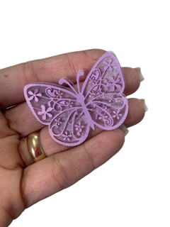 BORBOLETA VAZADA FLORAL LILAS (5CM)- 2 UNIDADES