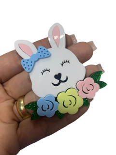 COELHO FELIZ COM FLORES CORES CANDY CURVADO (7CM)- 01 UNIDADE