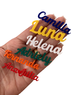 NOME PERSONALIZADO EM ACRÍLICO CORES ESCOLARES (6CM)- UNIDADE