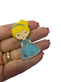PRINCESA CINDERELA VAZADA COM CONFETE CORAÇÃO (5CM)- UNIDADE