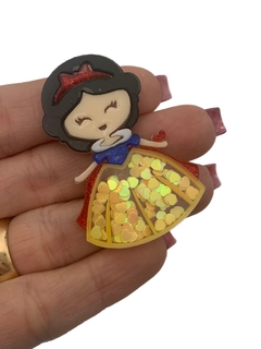 PRINCESA BRANCA DE NEVE VAZADA COM CONFETE CORAÇÃO (5CM)- UNIDADE