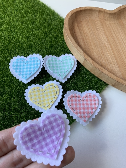 CORAÇÃO XADREZ BABADINHO BRANCO (5CM)- 5 UNIDADES SORTIDAS - comprar online