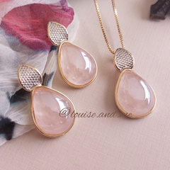 Quartzo Rosa Perolado Conjunto Colar e Brincos Banho Ouro 18k e Ródio Branco - comprar online