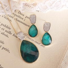 Esmeralda Natural e Zircônias Conjunto Gota Banho Ouro 18k
