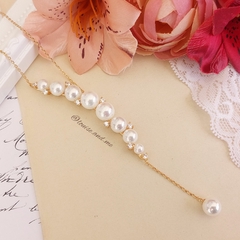 Colar Gravata Pérolas Shell Brancas e Zircônias Banho Ouro 18k