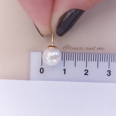 Imagem do Brinco Pérola Shell Média 8mm Banho Ouro 18k