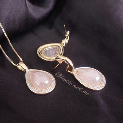 Quartzo Rosa Perolado Conjunto Colar e Brincos Banho Ouro 18k e Ródio - comprar online