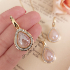 Quartzo Rosa Perolado Conjunto Colar e Brincos Banho Ouro 18k e Ródio - comprar online