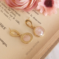 Quartzo Rosa Perolado Brinco Pêndulo Banho Ouro 18k - comprar online