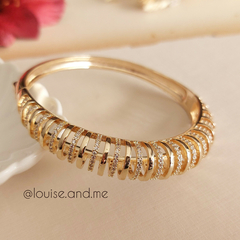 Bracelete Abaulado Vazado Cravejado Banho Ouro 18k na internet
