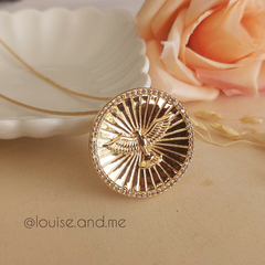 Colar Medalha Cravejada Divino Espírito Santo Banho Ouro 18k - comprar online