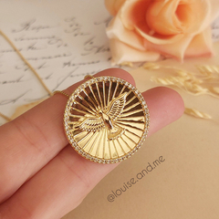 Colar Medalha Cravejada Divino Espírito Santo Banho Ouro 18k na internet