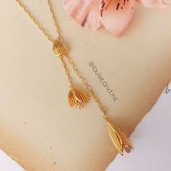 Colar Gravata Flores Banho Ouro 18k - comprar online