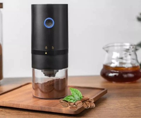 Moedor recarregável - Cor: Preto