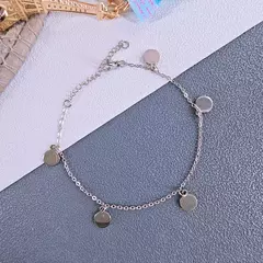 PULSERAS CON DIJES PLATEADO - tienda online