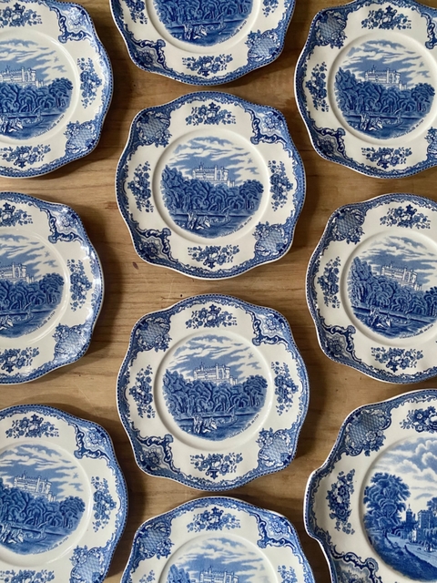 Set x 4 platos de postre Johnson Bros Old Britain Castles (cuadrados)