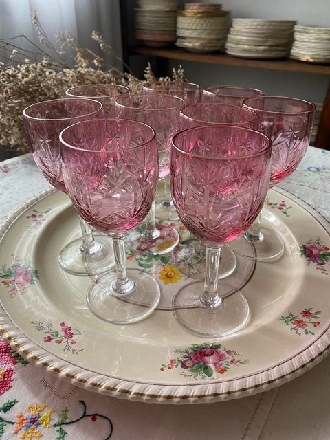 Juego de 6 copas rosadas talladas
