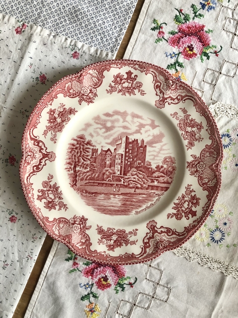 Plato masitero 25cm Johnson Bros Old Britain Castles