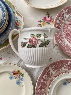 Jarra inglesa Wedgwood Moss Rose (sin sello y manchitas en la base y asa) - tienda online