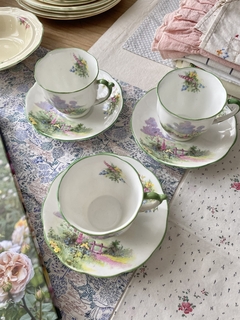Taza de té con plato fine bone China Bell China Meadowside