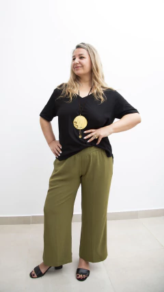 Remeras Cuello V Negra en internet