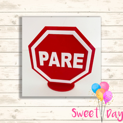 Aplique Placa Pare com base 8 cm ( 03 peças)