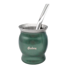 Mate Hudson con Bombilla Verde en internet