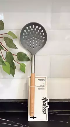 Espumadera Nylón Mango Madera Hudsón Utensilio Cocina