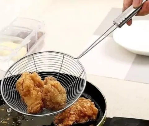 Espumadera para fritos.