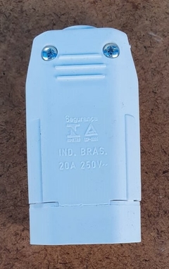 Plug Fêmea Tomada 2p+T 20a até 250v Branco na internet