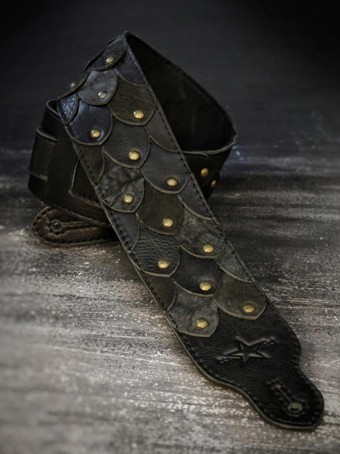 Lamellar (Escamas,remaches bronce viejo) - comprar online