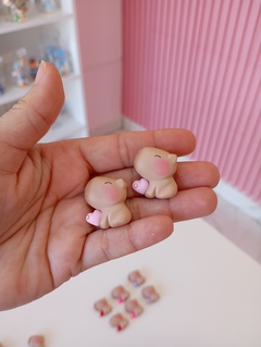 Kit 2 Mini Capivaras coração rosa - comprar online