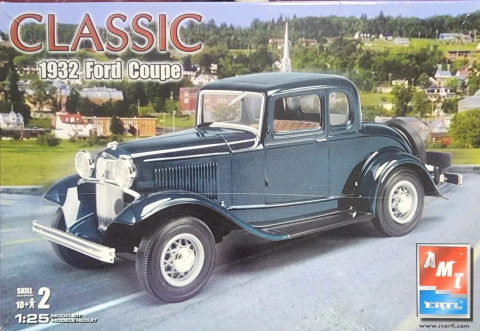 Amt 1/25 38280 1932 Ford Coupe 3 en 1 SM