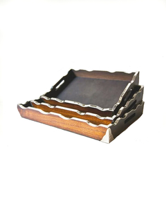 Bandeja de Madera con Borde Ondulado de Alpaca