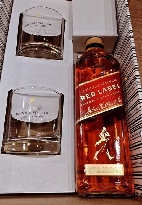 Estuche Red label con 2 vasos