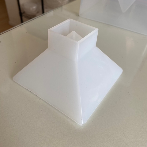 Molde silicona piramide chico 10cm