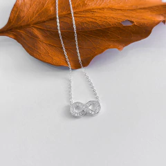 Colar infinito com zircônias - comprar online