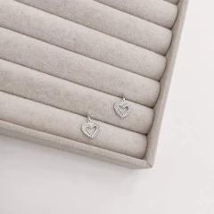 Pingente coração vazado com zircônias - comprar online