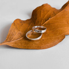 Aliança em prata 3mm abaulada com friso transversal - unidade