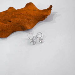 Argola com ponto de luz quadrado - comprar online