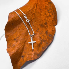 Corrente veneziana e pingente com cruz em prata - comprar online