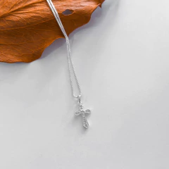 Colar cruz cravejada - comprar online