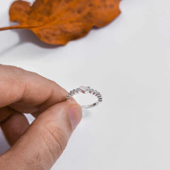 Anel cravejado com coração em prata - comprar online