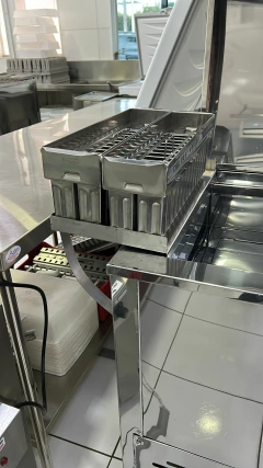 Picoleteira para 10 Formas Super Turbo 650 Picolés por hora. - Denis Campos Curso de Sorvetes e Equipamentos