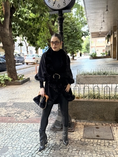 Poncho com detalhes de pelo - loja online