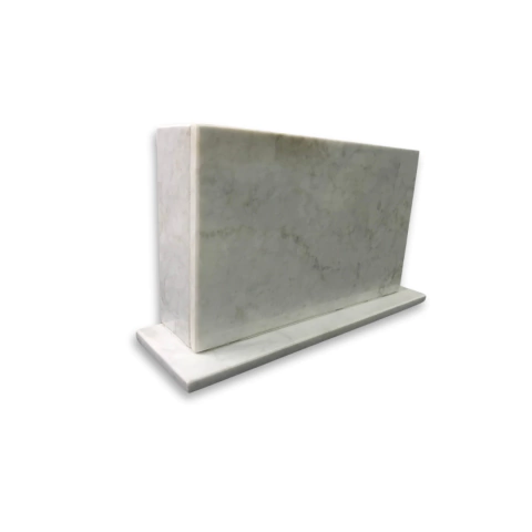 Jardinera de mármol. Con recipiente plástico interior.