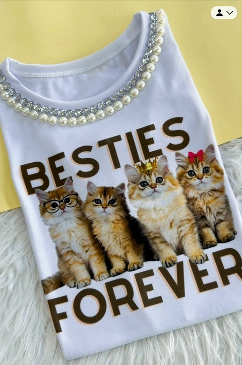 T SHIRT - LUXE WHITE - GATINHOS BESTIES - COM PEDRARIAS
